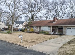 5 Arlington St, Oakhurst, NJ