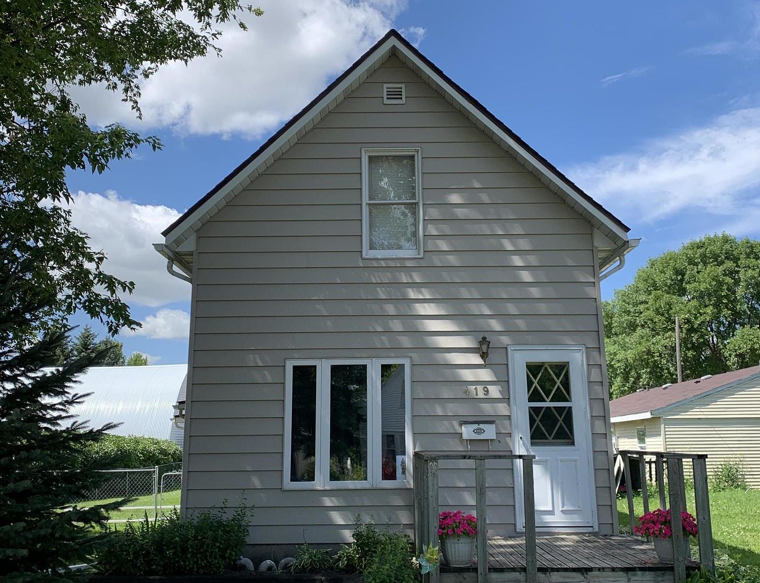 419 1st Ave NE, East Grand Forks, MN 56721 Zillow