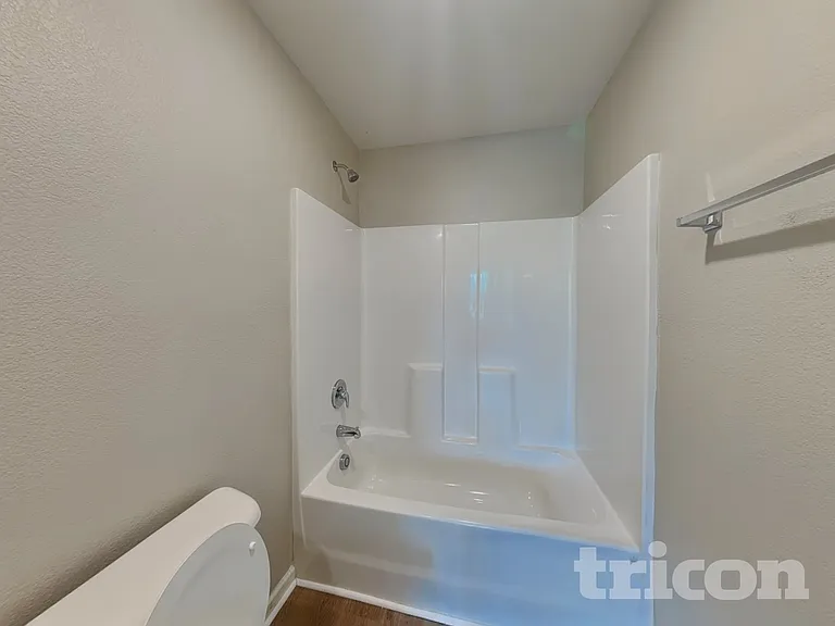 145 Bounding Ln — Photo 13