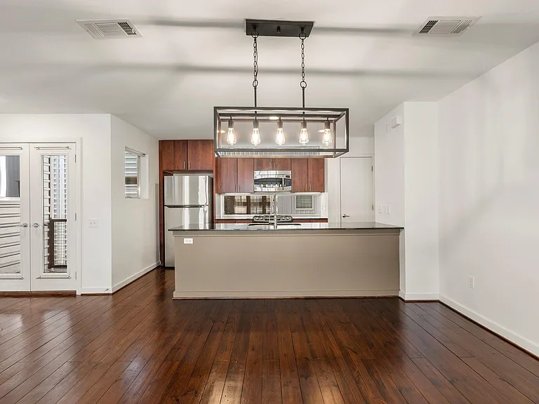 349 Sydnor St — Photo 10