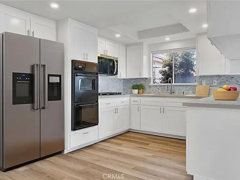3935 Bluff Pl — Photo 3
