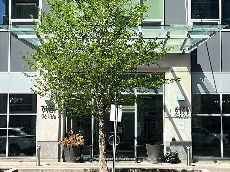 7161 Yonge St #429 — Photo 4