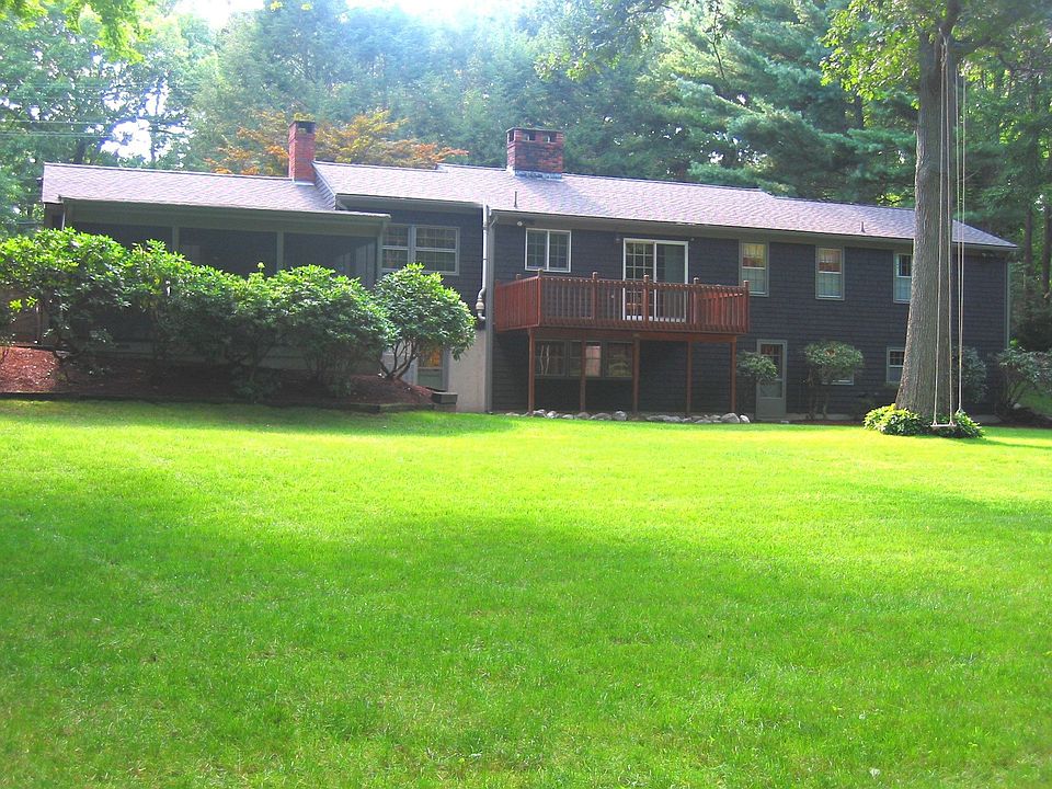 2nd image of 250 Howland Rd