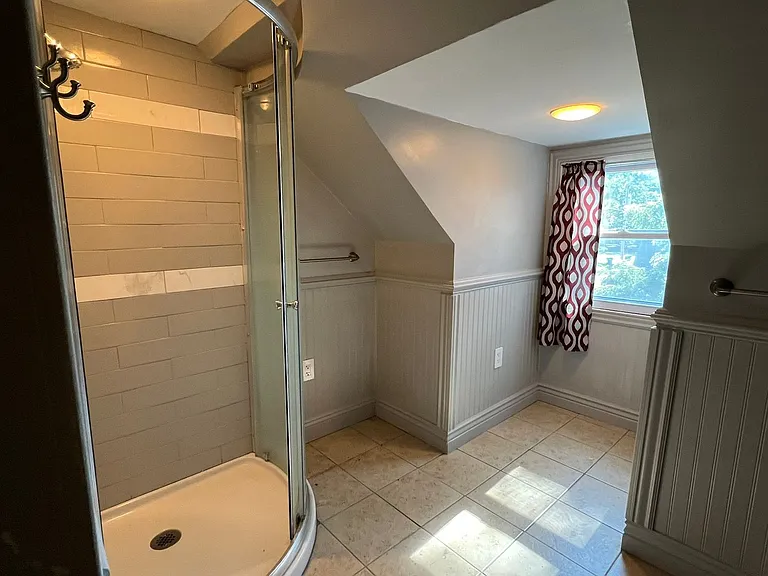 1352 N Summit Ave — Photo 12