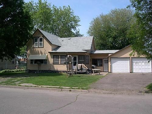 1st image of 635 W 2nd St