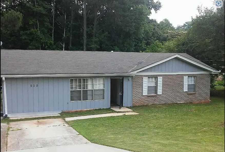 2nd image of 930 Ralph Rd SE