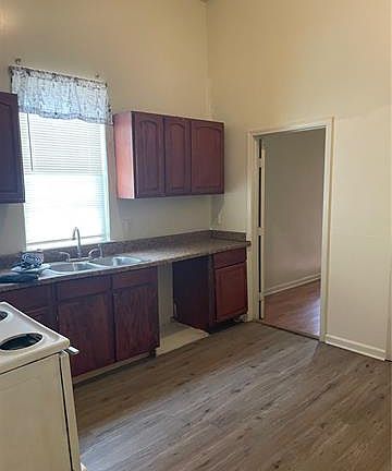4th image of 3118 Washington Ave