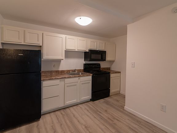 3rd image of 2765 W Tharpe St #226