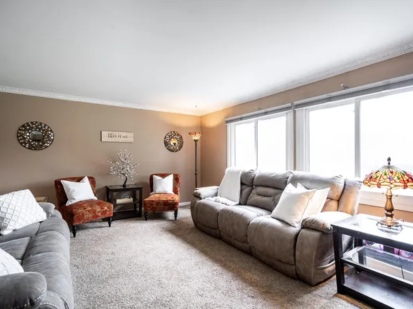 1188 Pilgrim PARKWAY, Elm Grove, WI 53122