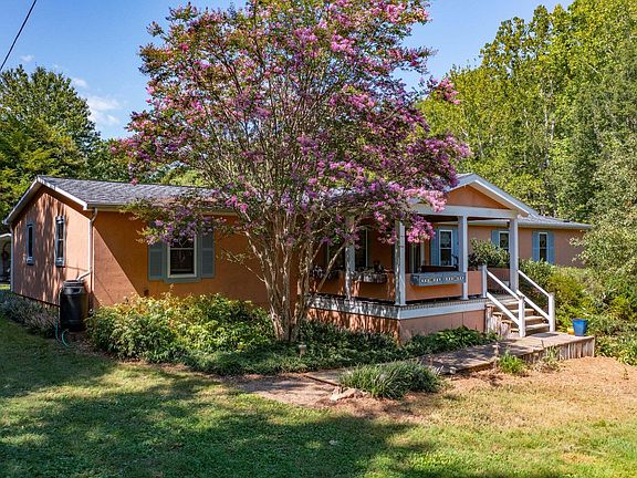 3rd image of 68 Woodrow Ln
