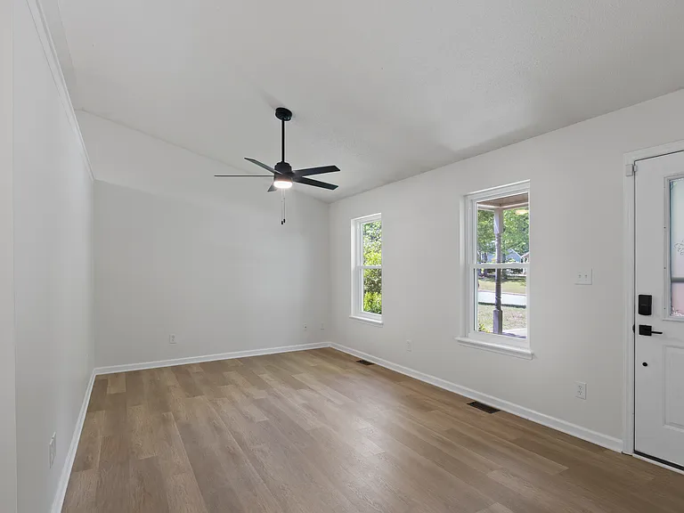 606 Gaslight Trl — Photo 15