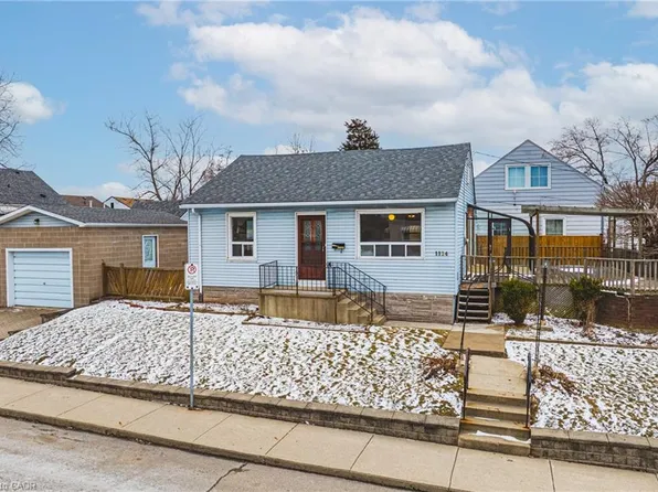 1124 Dunsmure Rd, Hamilton, ON L8H 1K5