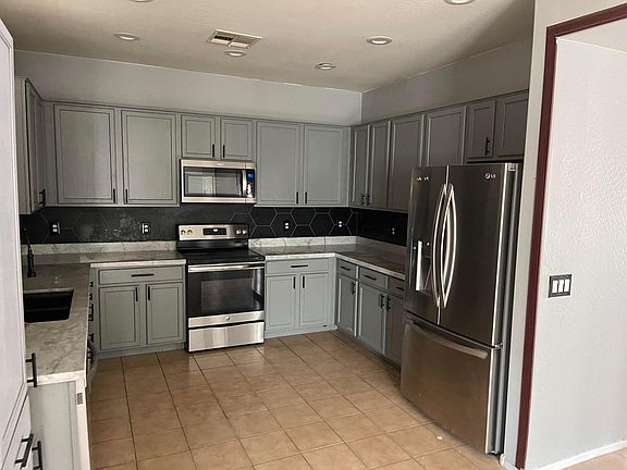 3rd image of 7113 S 74th Ln