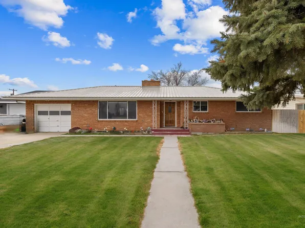 11 W California Ave, Homedale, ID 83628