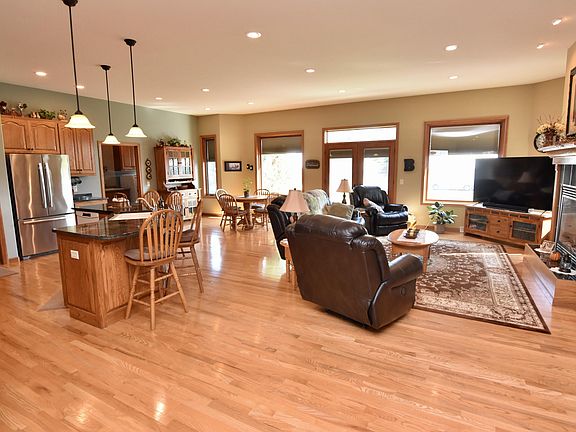 4th image of N3284 Fox Hollow Dr