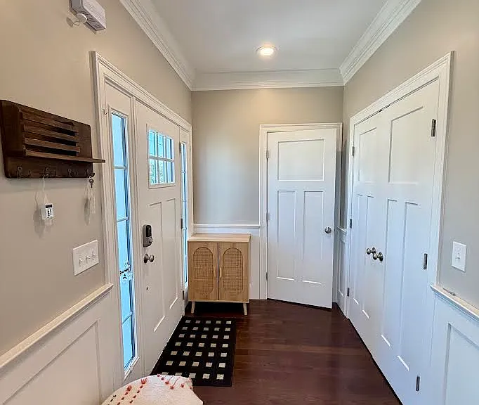 230 Westminster Ave — Photo 14