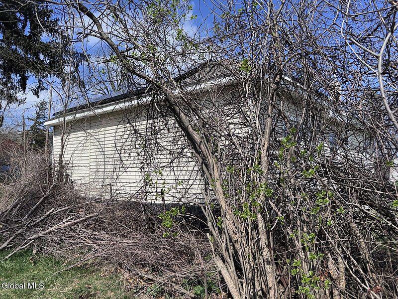 5th image of 334 Glengary Road