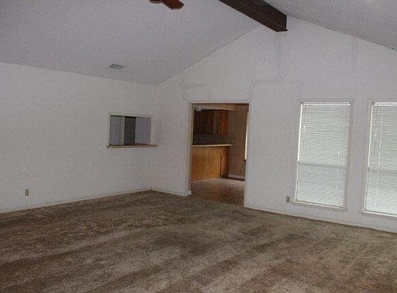4th image of 310 Teakwood Dr