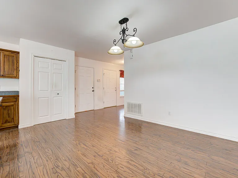 3727 Cedar Ridge Dr — Photo 8