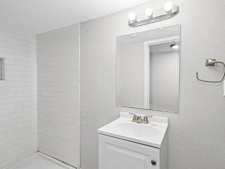 8102 Highland Ave — Photo 22