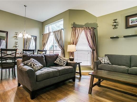 4th image of 2731 Meadow Lake Dr