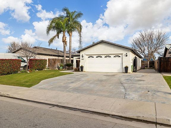 3rd image of 6308 Calabria Dr