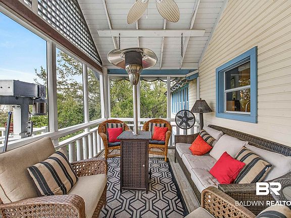 3rd image of 3376 Jefferson Ave