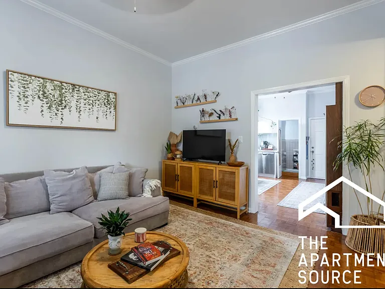 2219 W Wellington Ave #1F — Photo 6