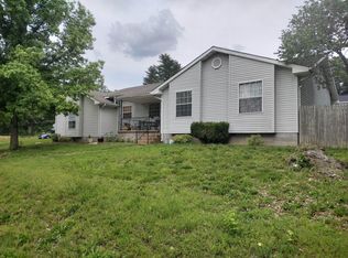 1501 Cash St, Neosho, MO 64850