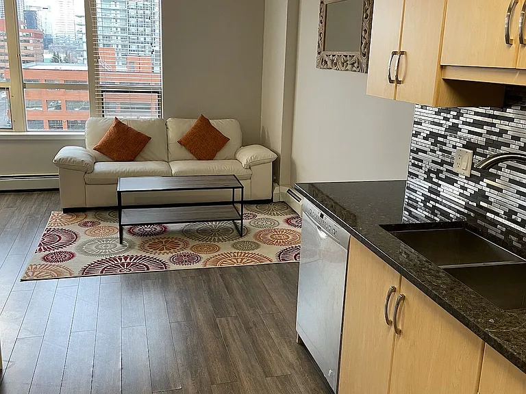 1053 10th St SW — Photo 9