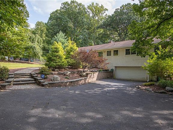 137 Van Houten Flds West Nyack Ny 10994 Zillow