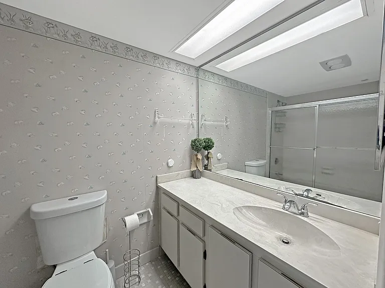 535 Oaks Dr #504 — Photo 18
