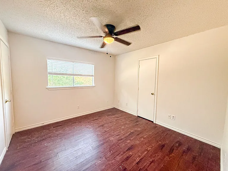 612-614 Towne House Ln — Photo 22