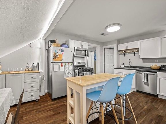 5th image of 2742 California St NE #2
