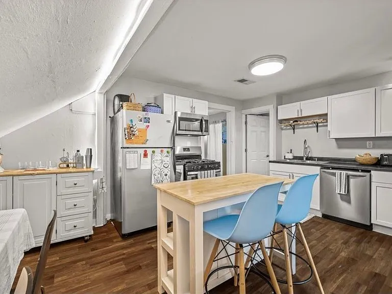 2742 California St NE #2 — Photo 5