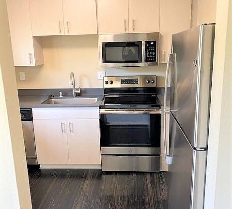 3rd image of 13724 NE 11th St #Q02