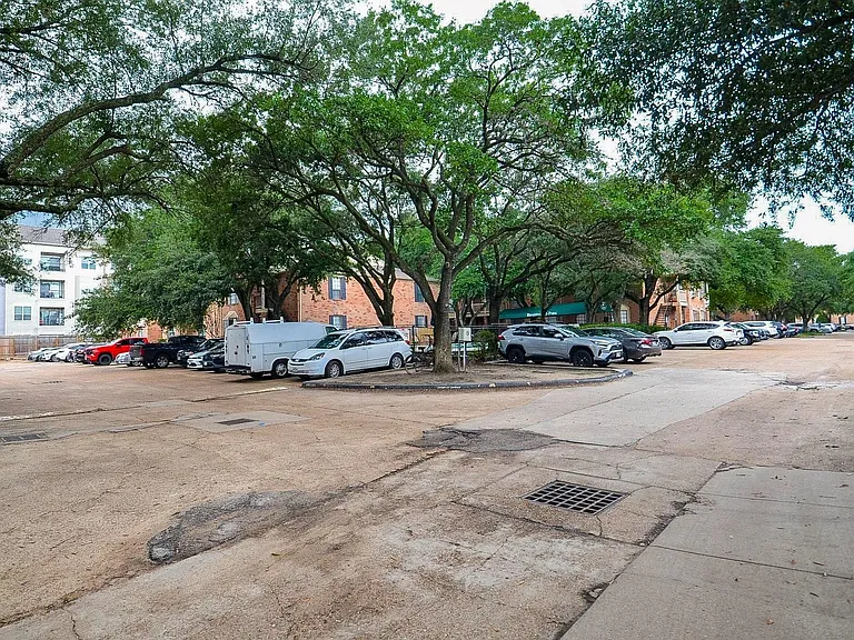 2255 Braeswood Park Dr #195 — Photo 34
