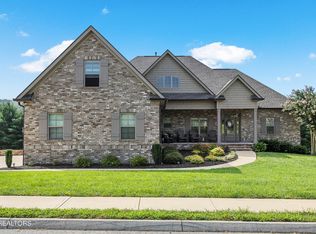 260 Fieldstone Dr, Lenoir City, TN 37772