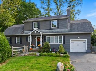 1 Hillcrest Place, Locust Valley, NY 11560