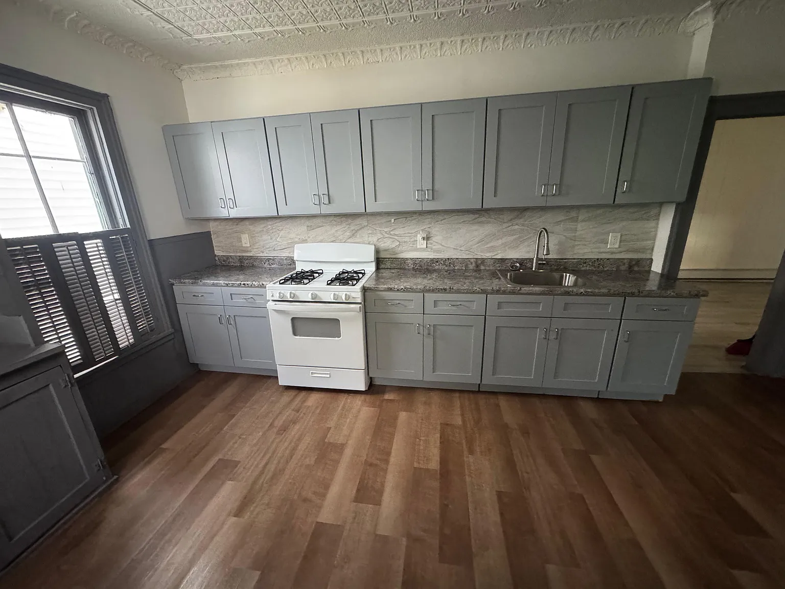 4 bed, $1,850 — Photo 2