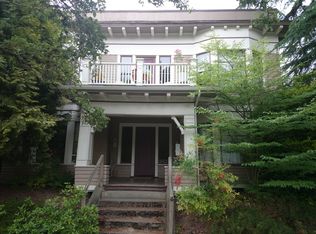 242 32nd Ave APT 1, Seattle, WA 98122