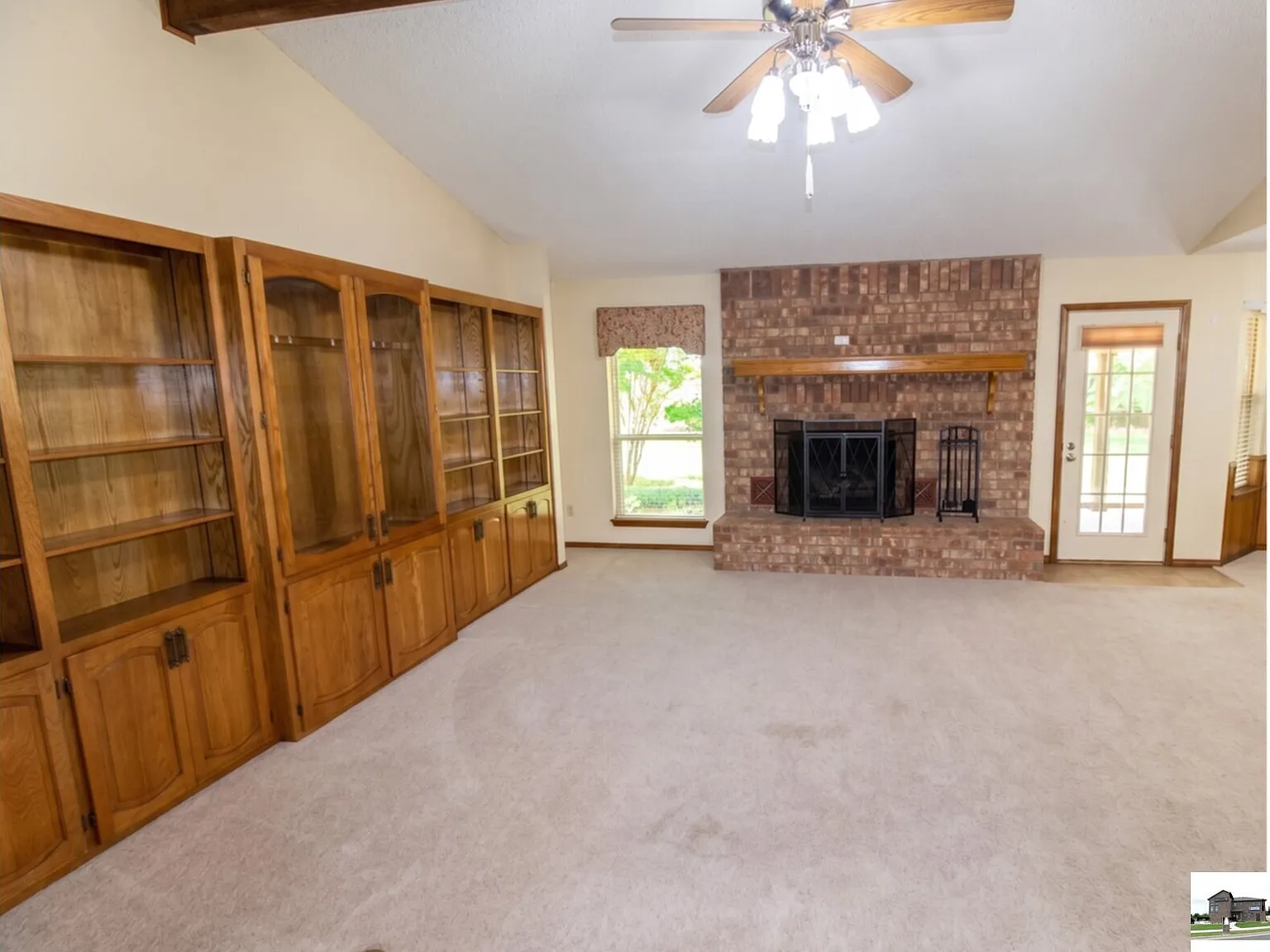 3 bed, 2.5 bath, 1729 sqft, $1,650 — Photo 2