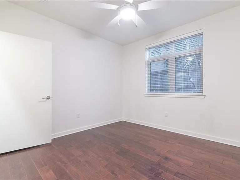 6700 Menchaca Rd #11 — Photo 10