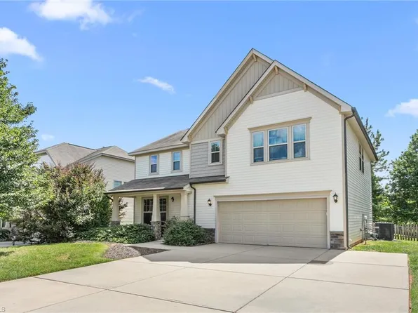 600 Applecross Dr, Mebane, NC 27302