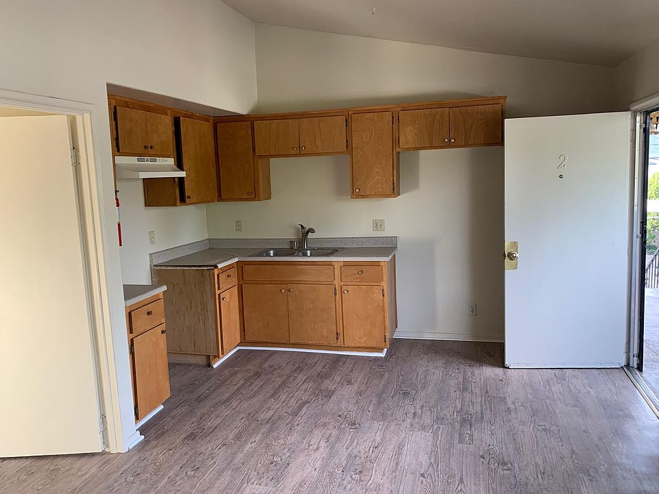 2nd image of 1215 W King St APT 2