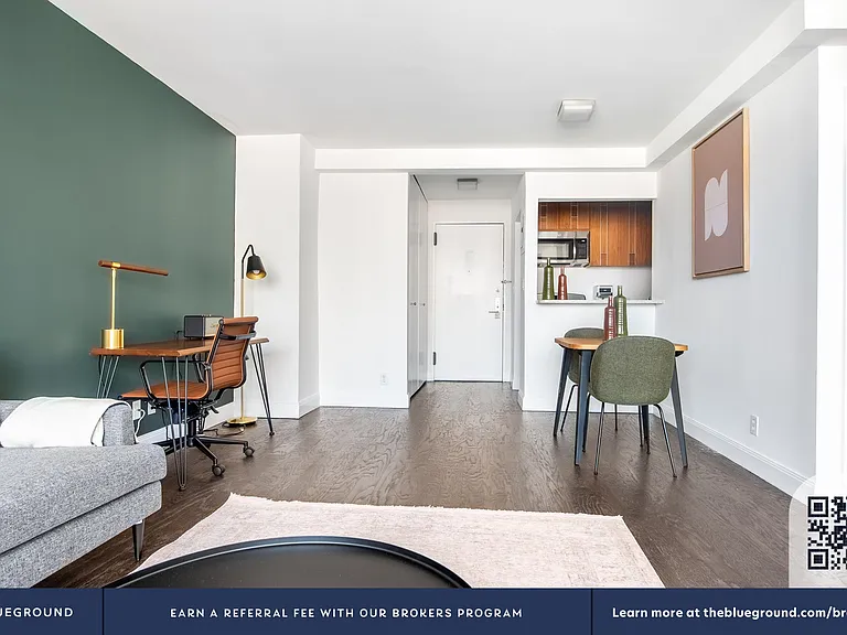 200 E 82nd St #18F — Photo 3