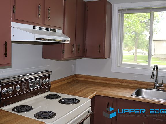3rd image of 66 Sanford Fleming Rd
