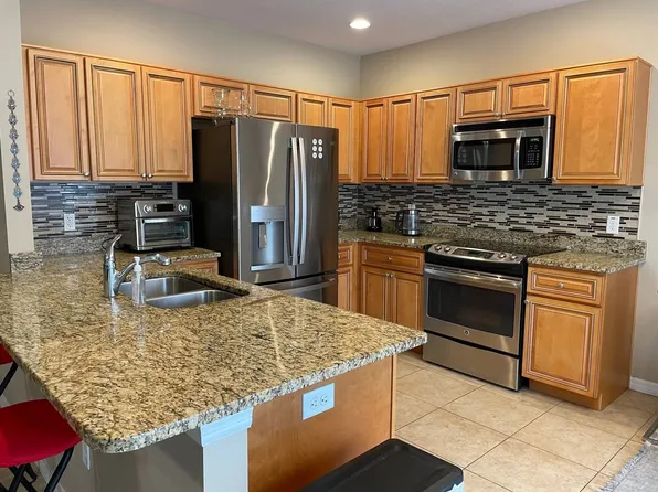 1883 Sommarie Way, Tarpon Springs, FL 34689
