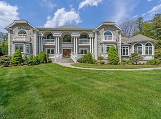 17 Constitution Ave, Roxbury Twp., NJ 07876
