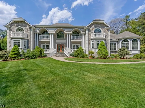 17 Constitution Ave, Roxbury Twp., NJ 07876